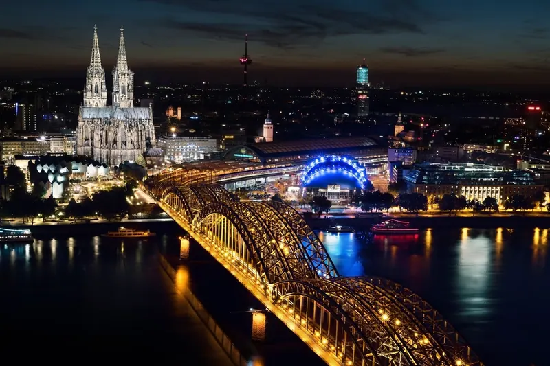 Köln mit Dom und Rhein